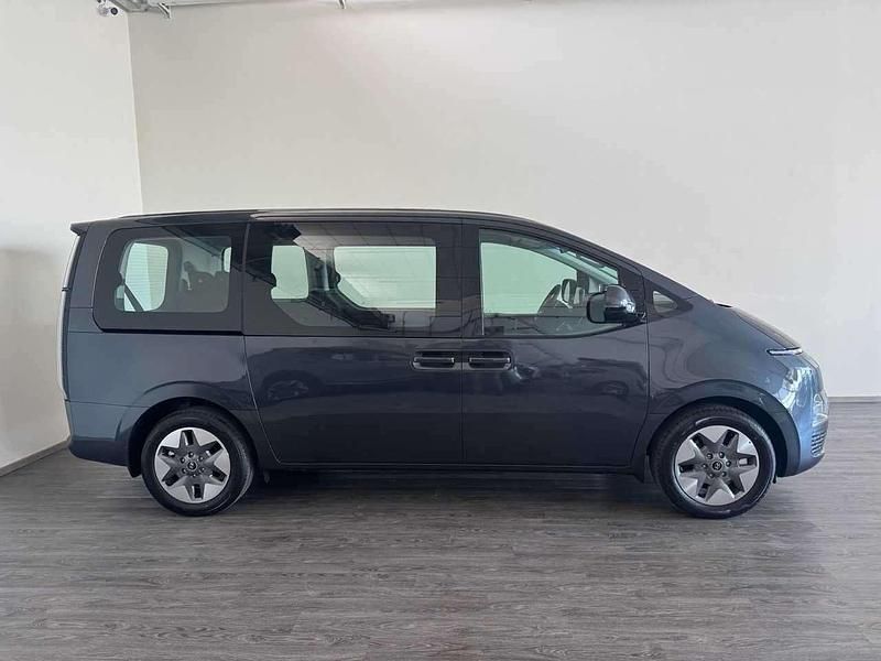 Nuova Hyundai Staria 159 CV (116 kW) 2025 Grigio Monovolume