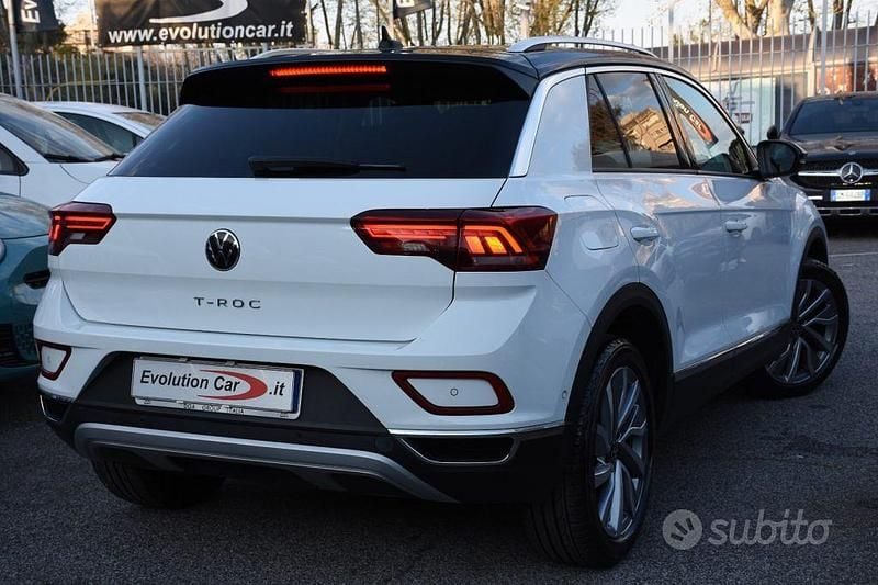 Usata VW T-Roc Style 150 CV (110 kW) 2023 Bianco pastello SUV