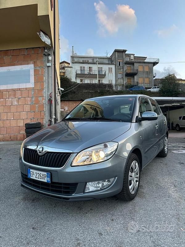 Usata Skoda Fabia Ambition 86 CV (63 kW) 2013 Grigio Berlina