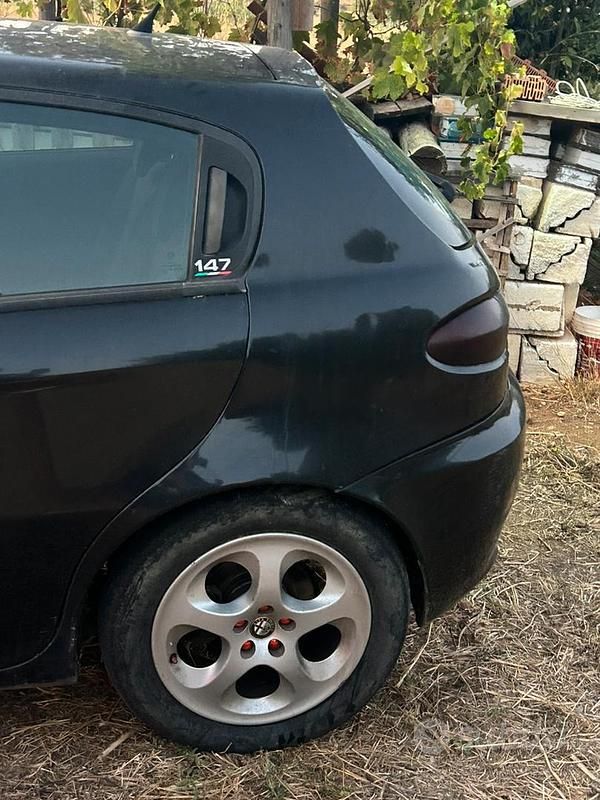 Usata Alfa Romeo 147 120 CV (88 kW) 2008 Nero Utilitaria