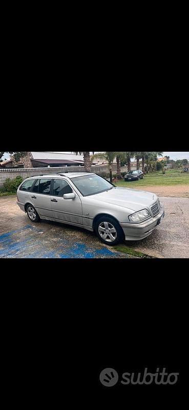 Usata Mercedes C220 125 CV (91 kW) 1999 Station wagon
