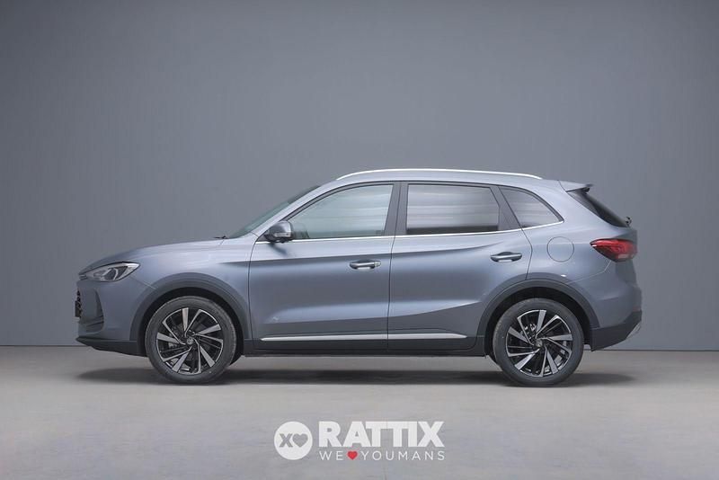 Grigio Nuova 2025 MG ZS Luxury Tre volumi | 26.490 € (Molto cara) - Immagine 1/4