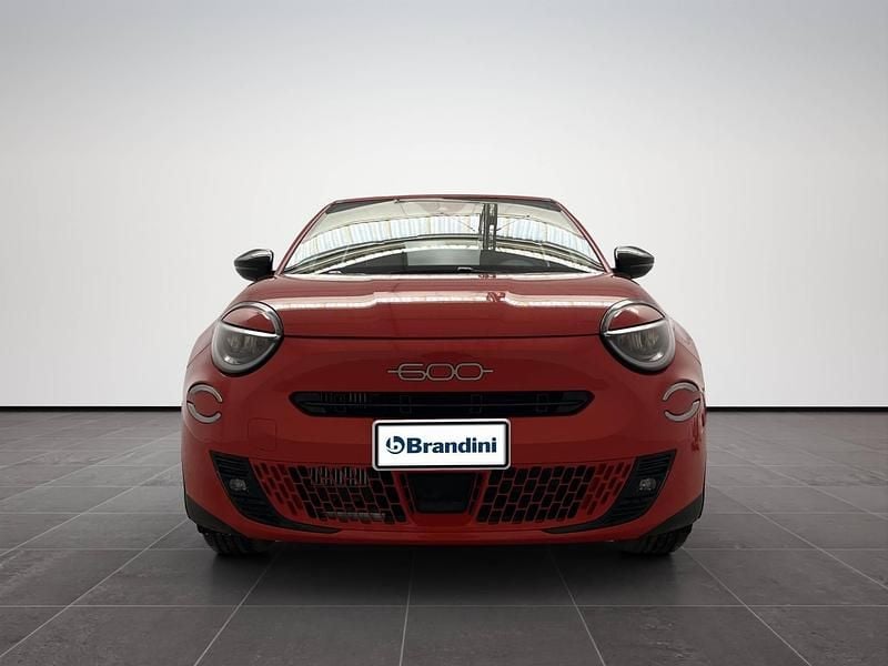 Nuova Fiat 600 Icon 136 CV (100 kW) 2026 Arancio sole metallizzato SUV