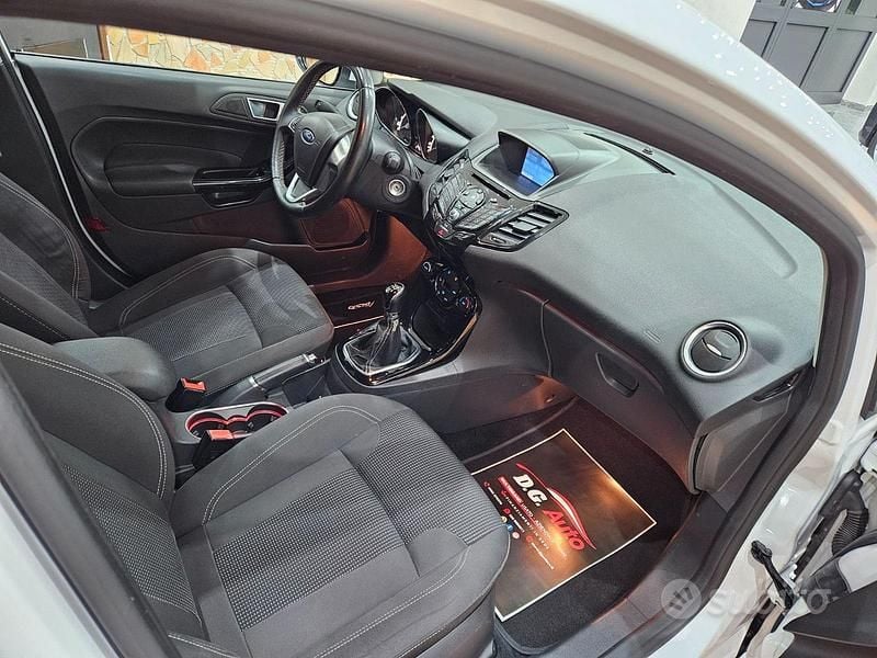 Usata Ford Fiesta Titanium 75 CV (55 kW) 2016 Bianco Berlina