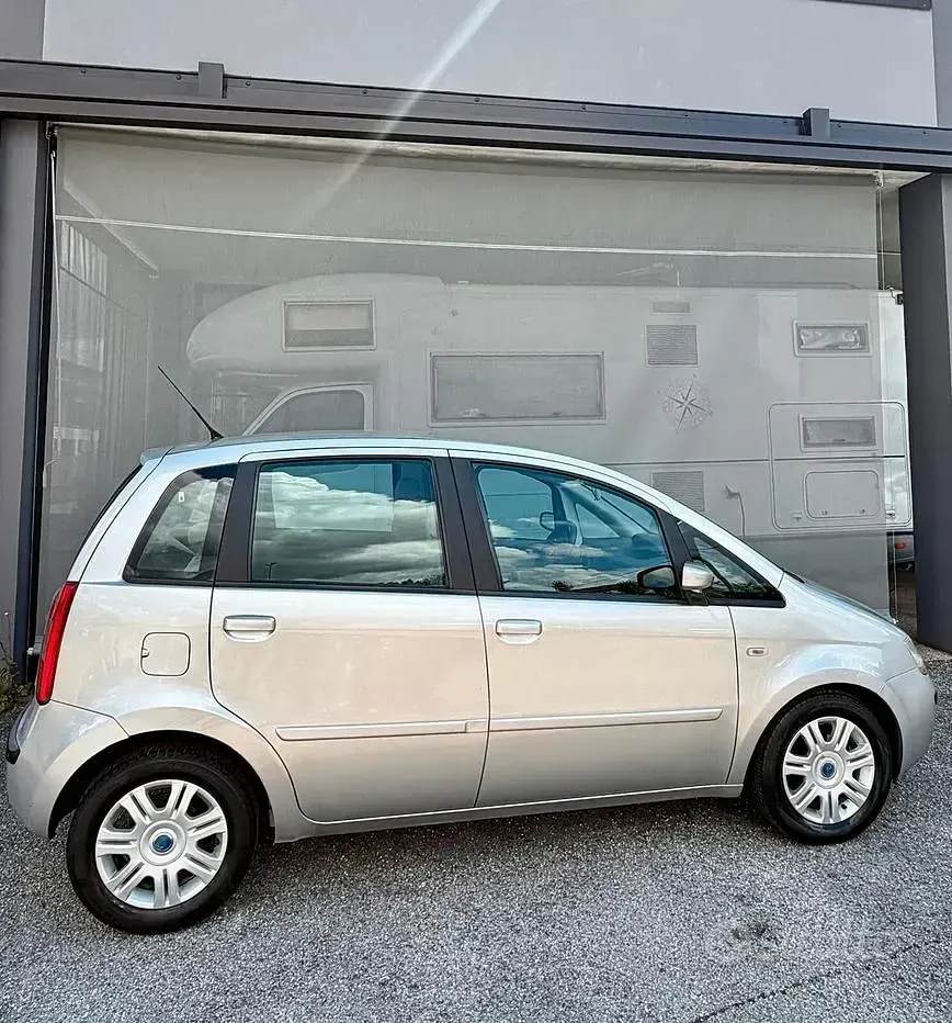Usata Fiat Idea Active 69 CV (50 kW) 2005 Grigio Monovolume