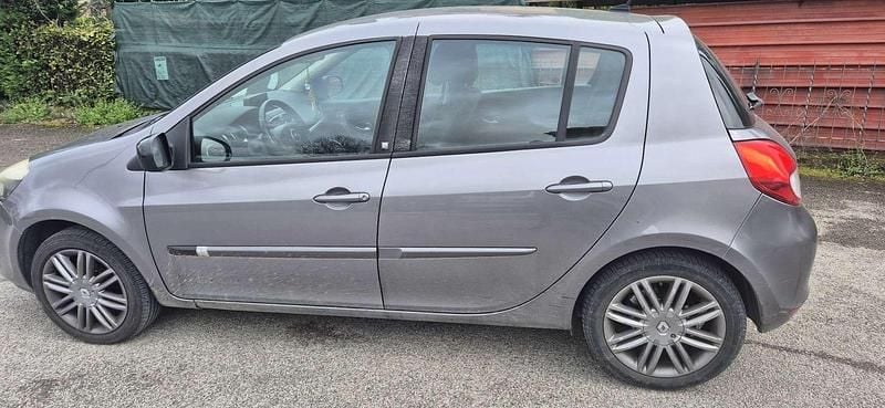 Usata Renault Clio II 68 CV (50 kW) 2010 Berlina