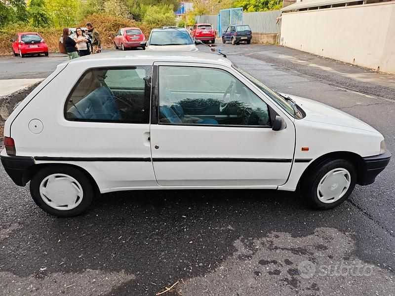 Usata Peugeot 106 50 CV (36 kW) 1996 Bianco Utilitaria