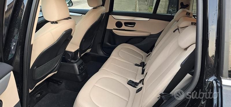 Usata BMW 218 150 CV (110 kW) 2022 Nero Station wagon