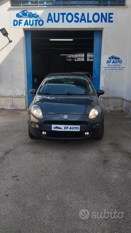 Usata Fiat Punto Lounge 69 CV (50 kW) 2014 Nero Utilitaria