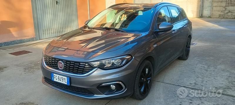 Grigio Usata 2017 Fiat Tipo Wagon Station wagon | 9000 € (Ottimo prezzo) - Immagine 1/4
