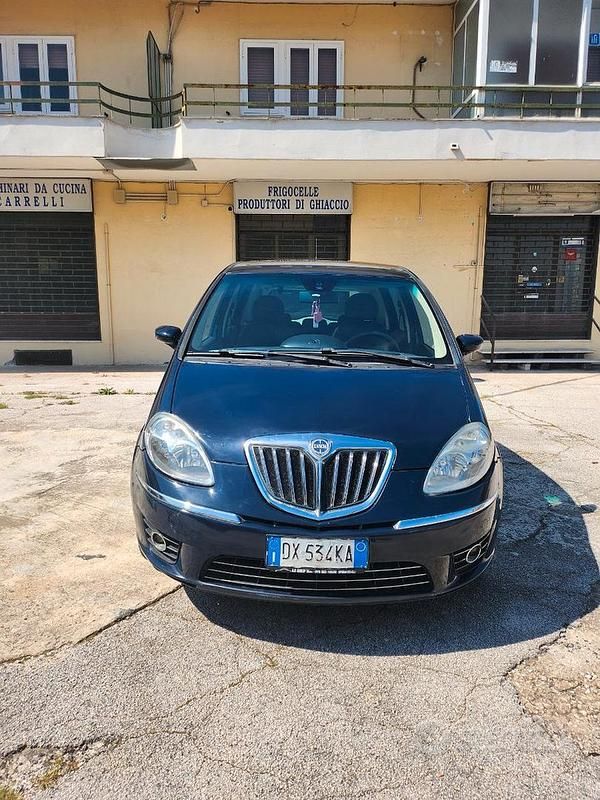 Usata Lancia Musa 90 CV (66 kW) 2009 Blu Monovolume
