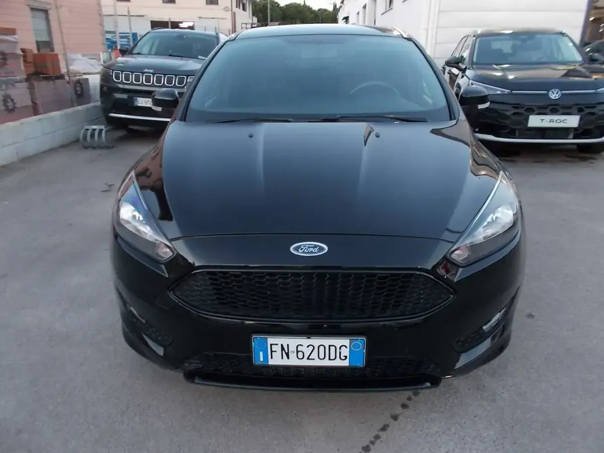 Usata Ford Focus ST-Line 120 CV (88 kW) 2018 Nero Berlina