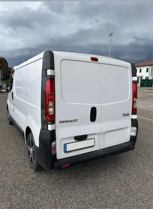 Usata Renault Trafic 114 CV (83 kW) 2011 Bianco Monovolume