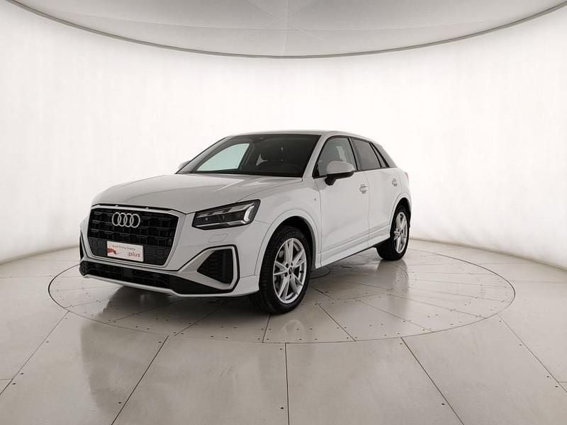 Bianco ghiaccio metallizzato Usata 2024 Audi Q2 S-Line SUV | 32.900 € (Buon prezzo) - Immagine 1/4