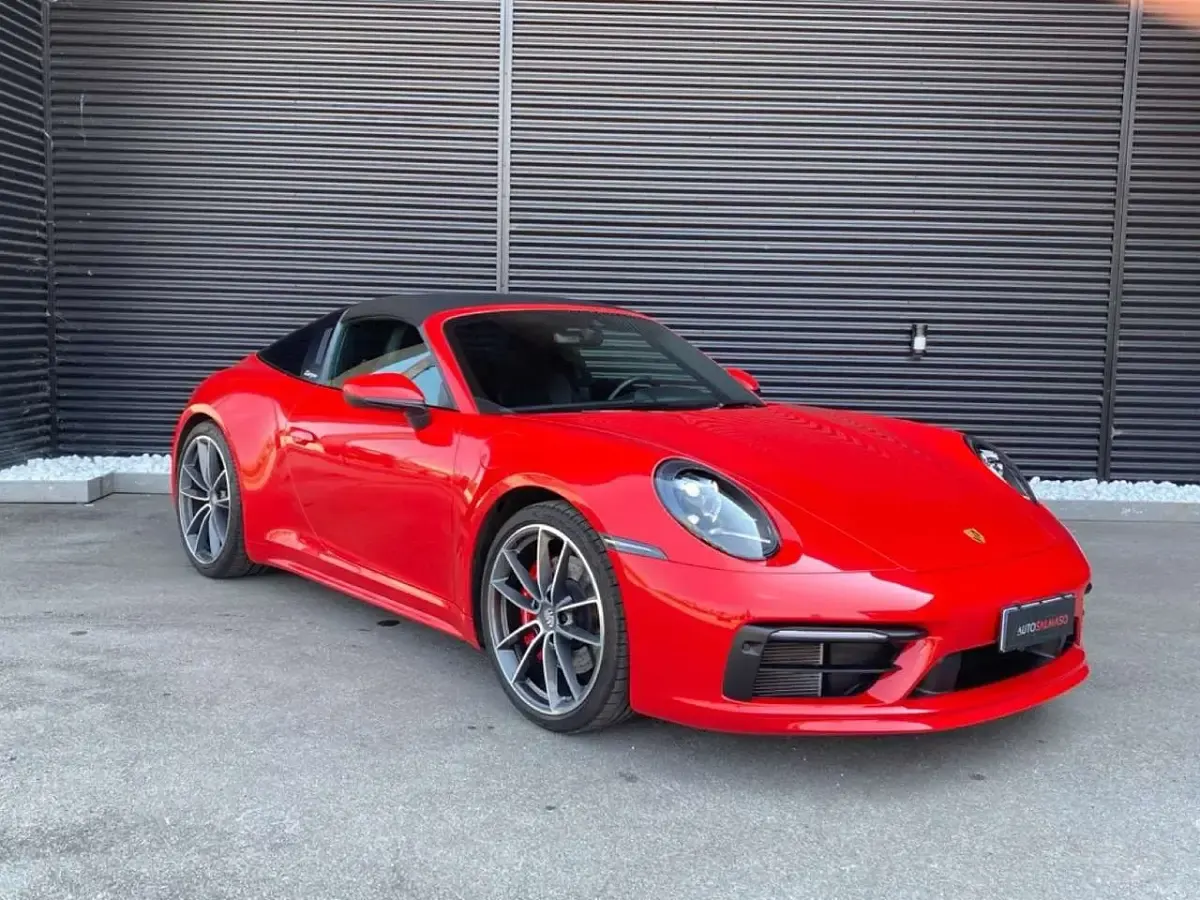 Usata Porsche 911 Targa 4S 450 CV (330 kW) 2021 Rosso pastello Cabrio