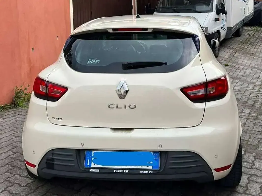 Usata Renault Clio IV 73 CV (53 kW) 2017 Beige Berlina