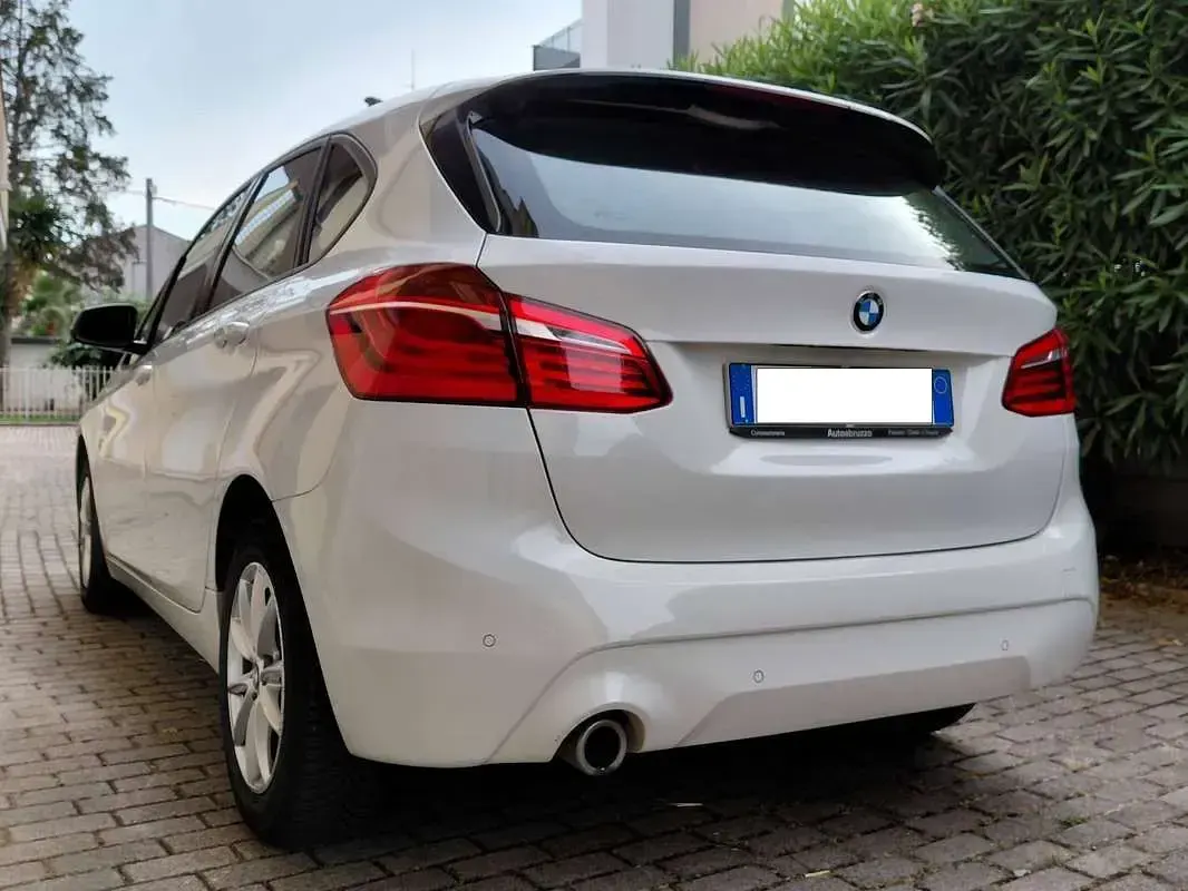 Usata BMW 216 Active Tourer Advantage 116 CV (85 kW) 2018 Bianco Monovolume