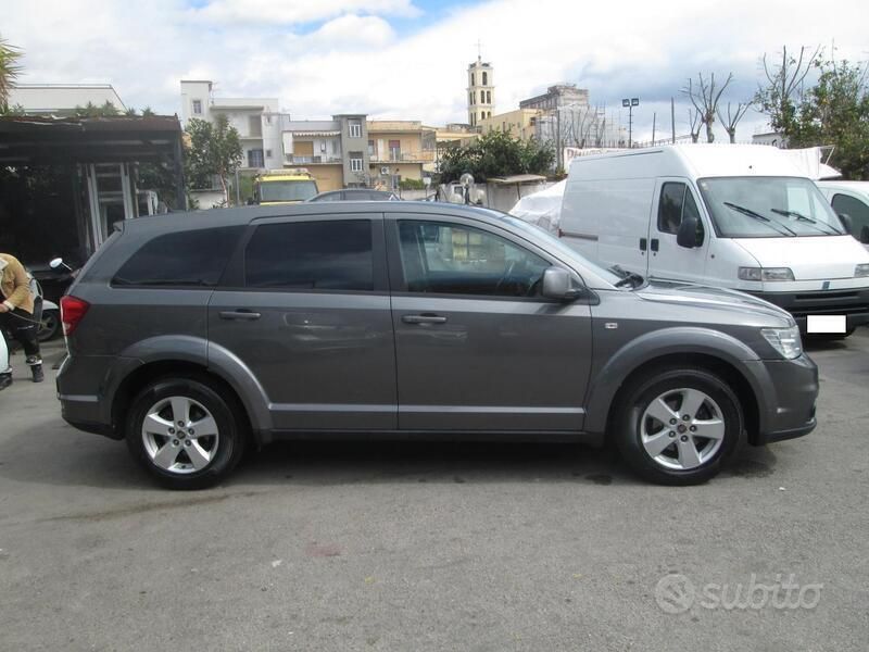 Usata Fiat Freemont Lounge 170 CV (125 kW) 2012 Grigio SUV
