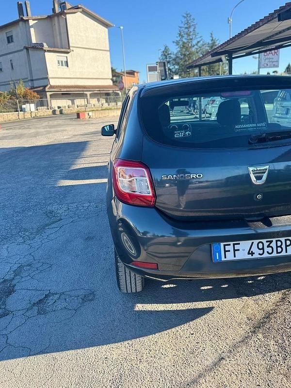 Usata Dacia Sandero 90 CV (66 kW) 2016 Grigio Berlina