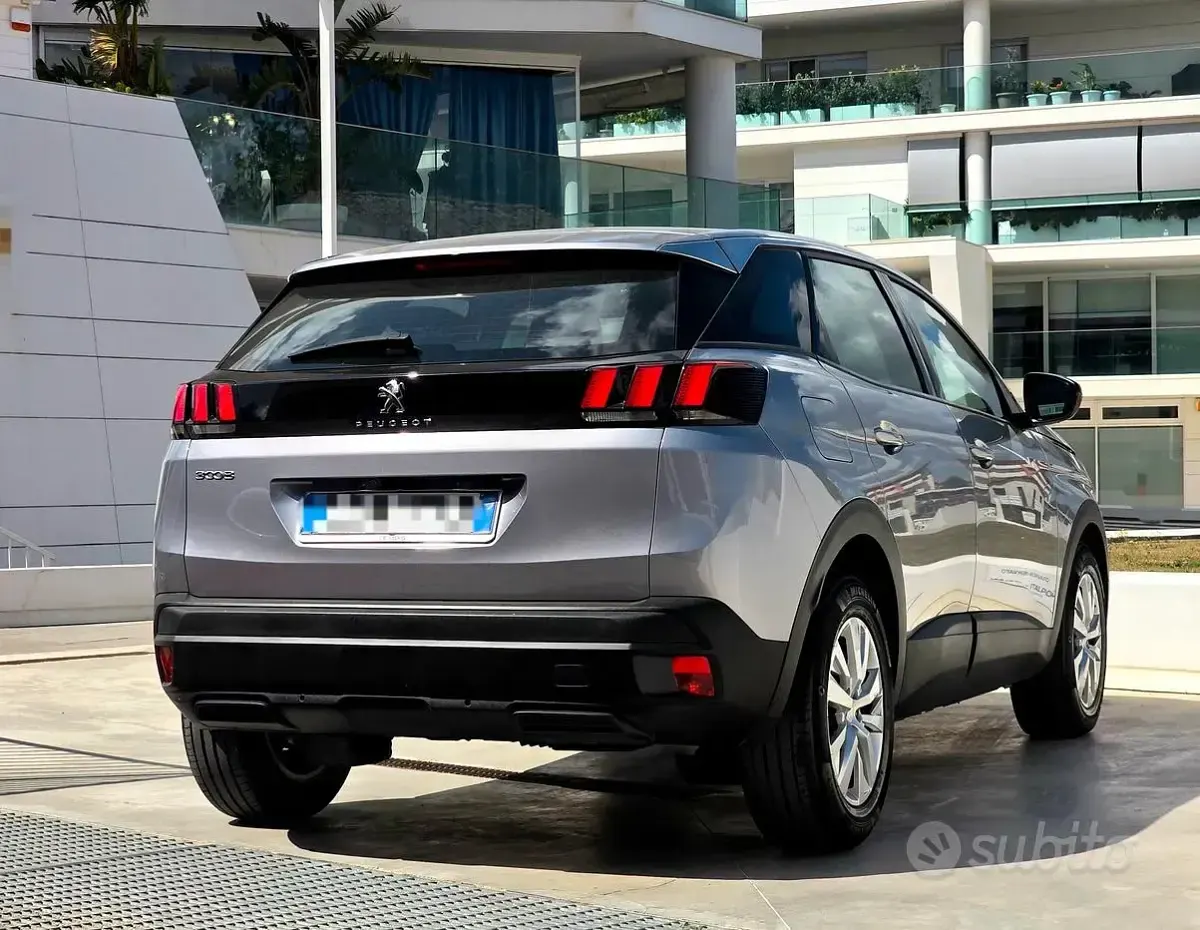 Usata Peugeot 3008 S 131 CV (96 kW) 2024 SUV