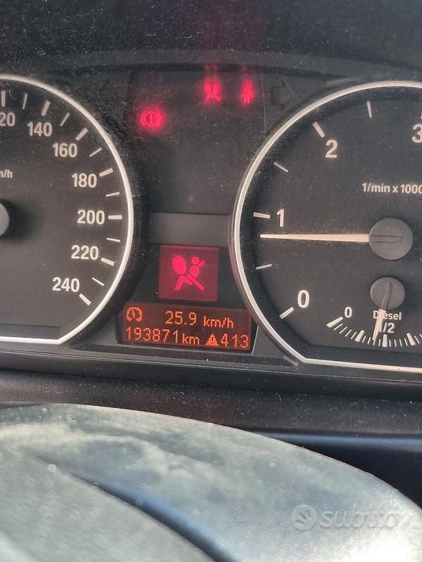 Bianco Usata 2009 BMW 118 Coupé Coupé | 5000 € - Immagine 1/4