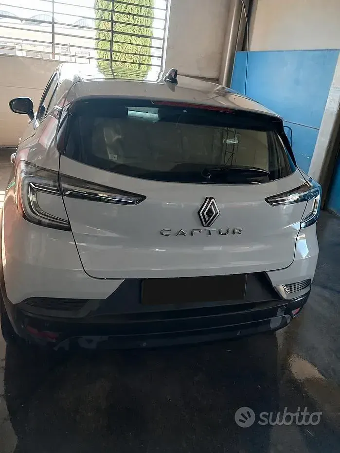 Usata Renault Captur 101 CV (74 kW) 2024 SUV