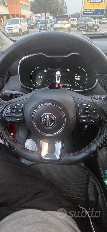 Usata MG ZS 116 CV (85 kW) 2024 Rosso SUV