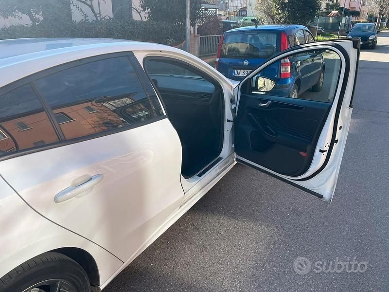 Usata Ford Focus ST-Line 125 CV (91 kW) 2019 Bianco Berlina