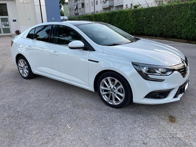 Usata Renault Mégane IV Zen 110 CV (80 kW) 2018 Bianco Coupé