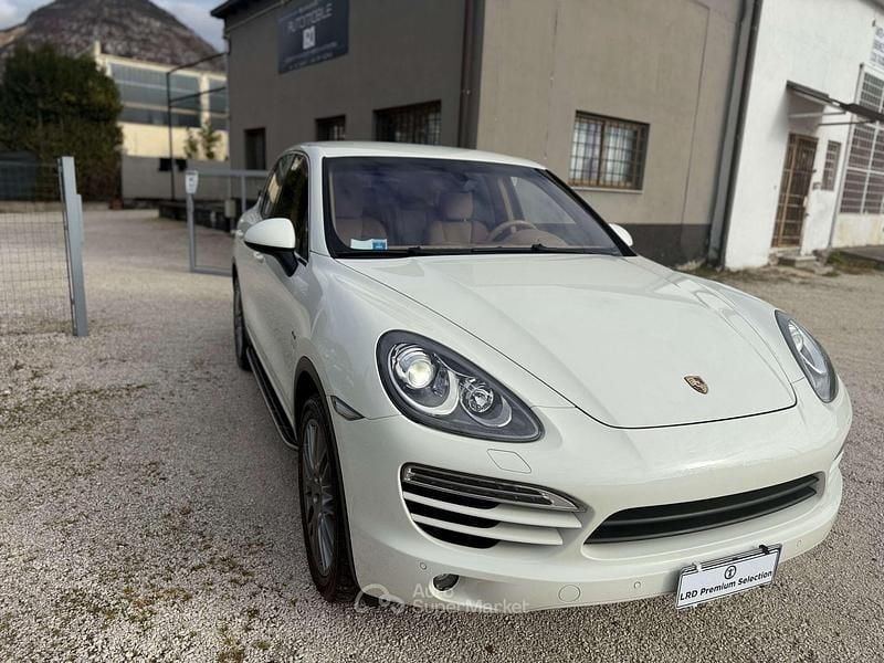 Usata Porsche Cayenne 245 CV (180 kW) 2012 Bianco SUV