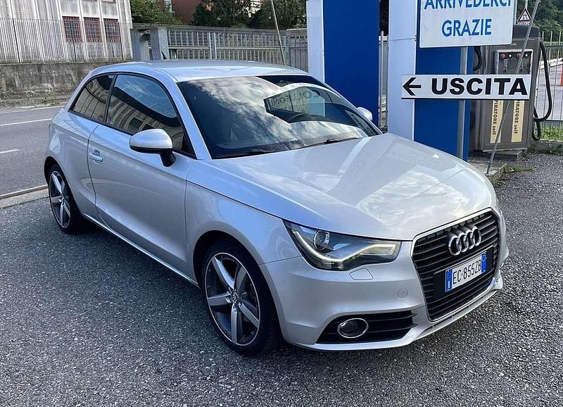 Usata Audi A1 Ambition 105 CV (77 kW) 2010 Argento Utilitaria