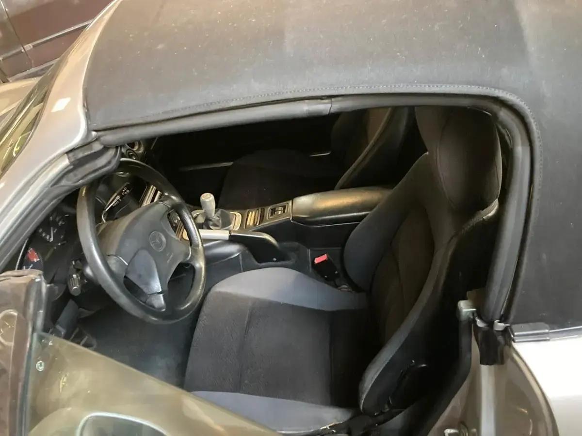 Usata Mazda MX5 110 CV (80 kW) 2001 Argento Cabrio