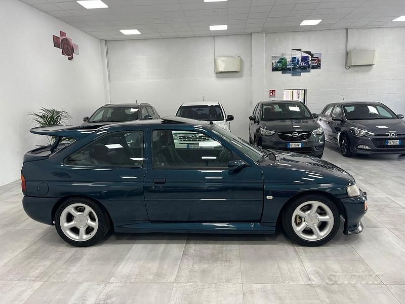 Usata Ford Escort RS 220 CV (161 kW) 1995 Verde Berlina