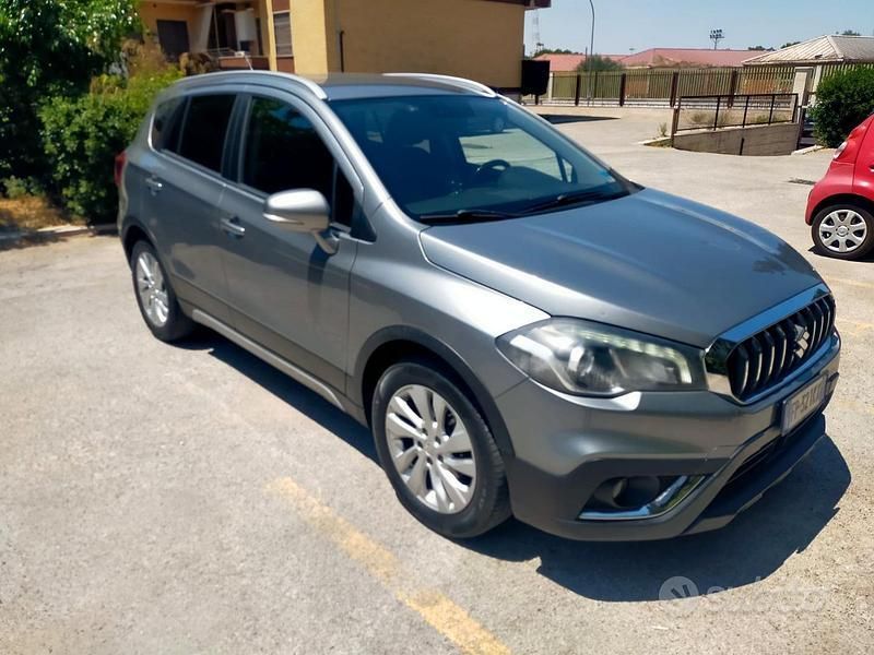 Usata Suzuki SX4 107 CV (78 kW) 2018 Grigio SUV