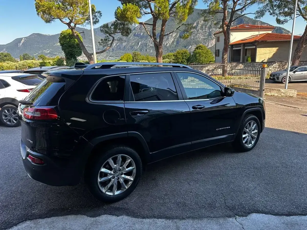 Usata Jeep Cherokee Limited 200 CV (147 kW) 2016 Nero SUV