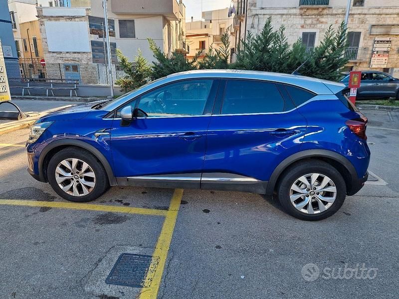 Usata Renault Captur 101 CV (74 kW) 2021 Blu SUV
