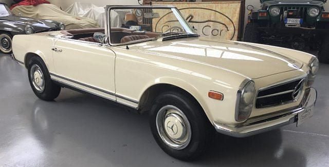 Usata Mercedes 230 150 CV (110 kW) 1966 Beige Cabrio