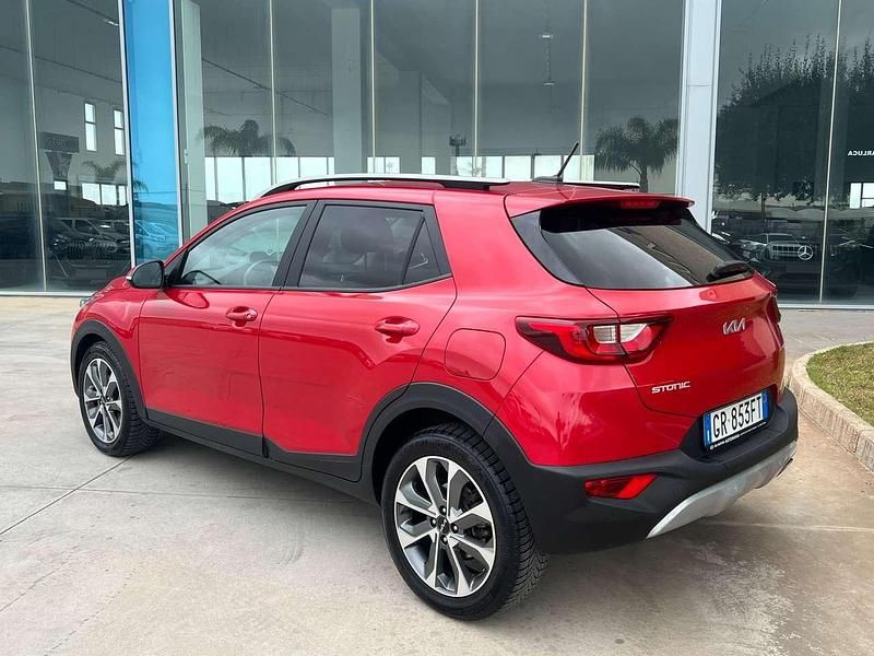 Usata Kia Stonic Style 101 CV (74 kW) 2023 Rosso SUV