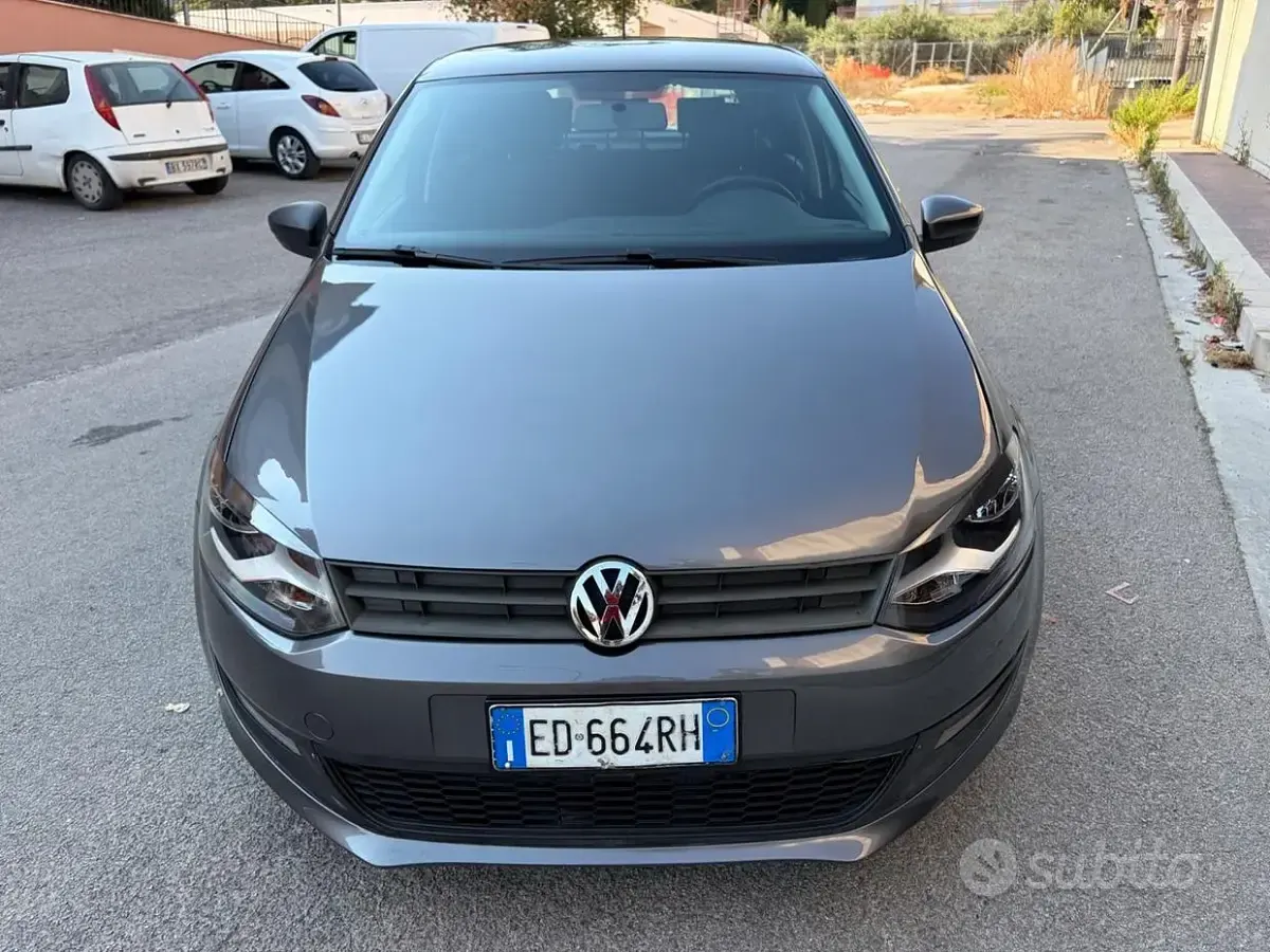Usata VW Polo 69 CV (50 kW) 2011 Grigio Utilitaria