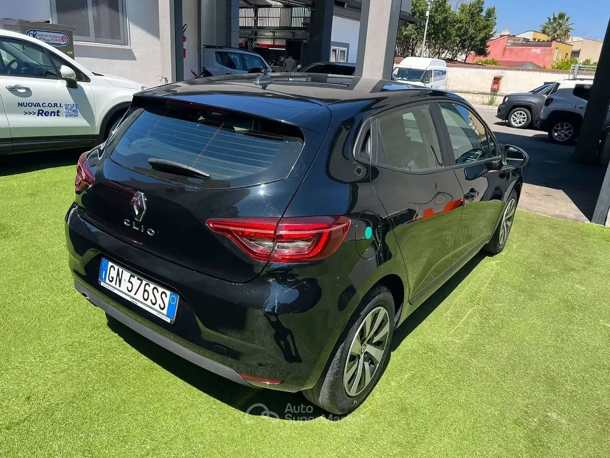 Usado Renault Clio V Equilibre 91 HP (66 kW) 2023 Preto Sedan