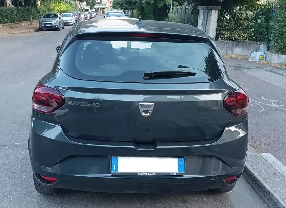 Usata Dacia Sandero Comfort 91 CV (66 kW) 2022 Grigio Berlina