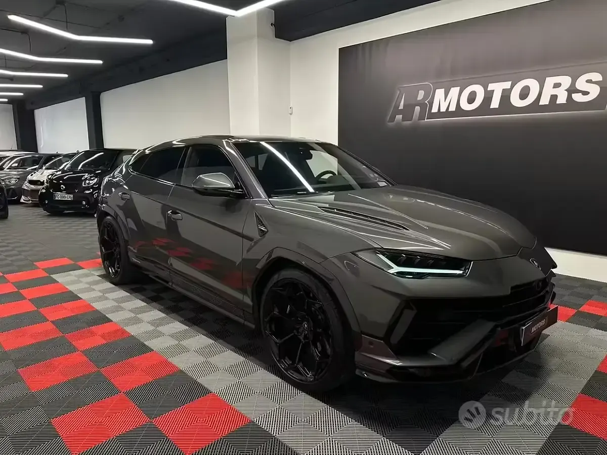 Usata Lamborghini Urus 666 CV (489 kW) 2024 SUV