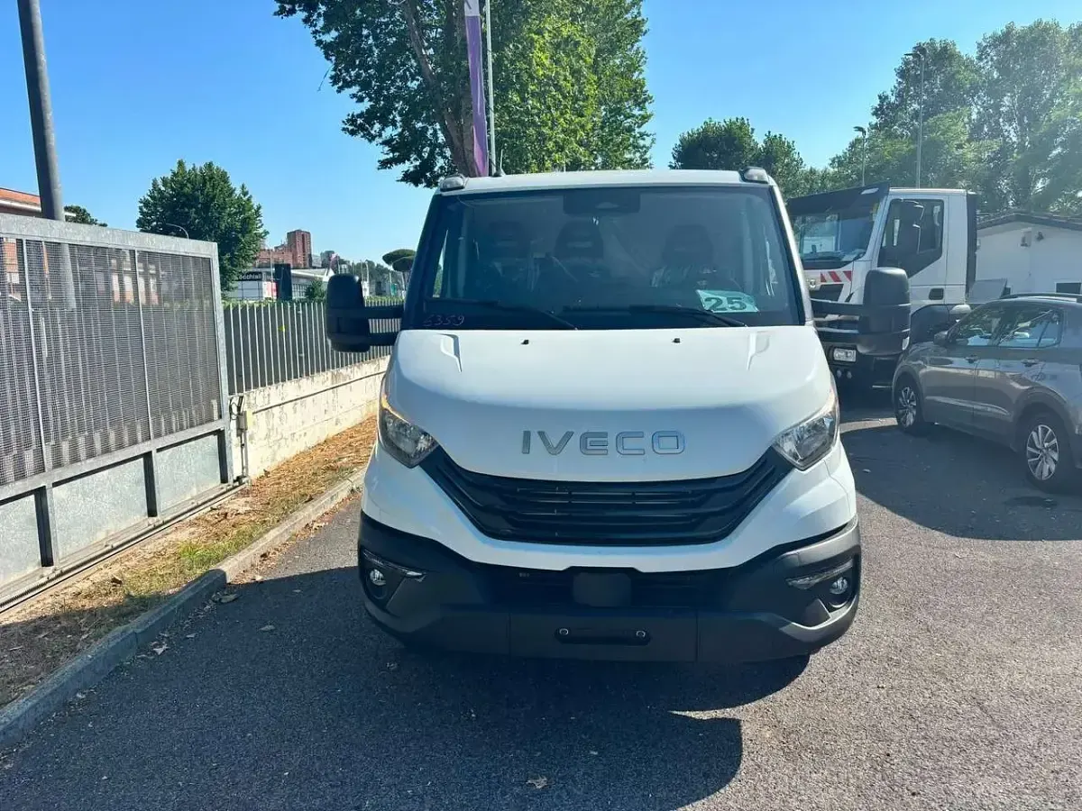 Nuova Iveco Daily 179 CV (131 kW) 2026 Bianco Furgone