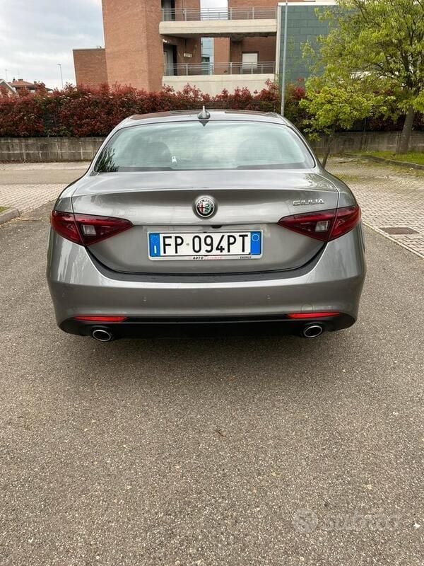 Usata Alfa Romeo Giulia 180 CV (132 kW) 2018 Berlina
