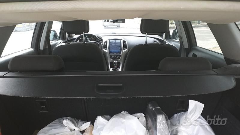 Usata Opel Astra 60 CV (44 kW) 2012 Grigio Station wagon