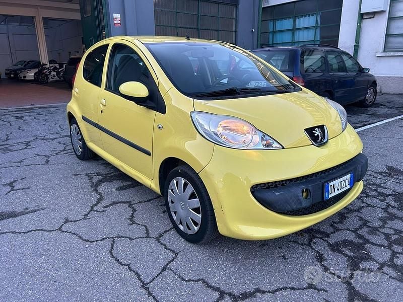 Usata 2008 Peugeot 107 Due volumi | 3500 € (Buon prezzo) - Immagine 1/4