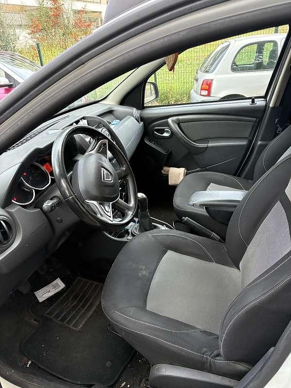 Usata 2017 Dacia Duster Black Shadow SUV | 8000 € (Ottimo prezzo) - Immagine 1/4