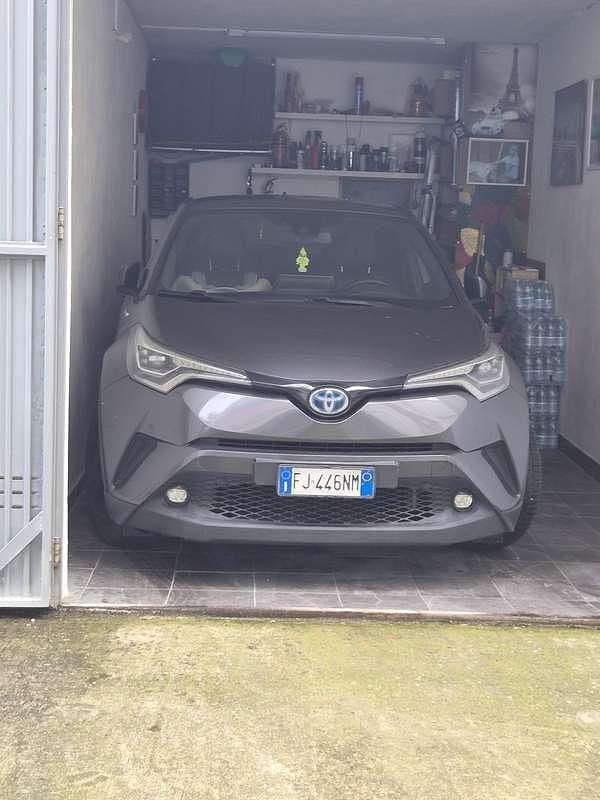 Usata Toyota C-HR Lounge 98 CV (72 kW) 2017 SUV