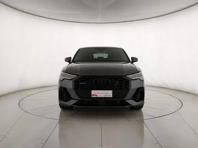 Usata Audi Q3 Sportback S-Line 193 CV (141 kW) 2025 Grigio daytona perla SUV