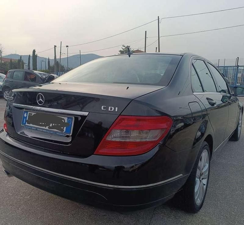 Usata Mercedes C220 Avantgarde 170 CV (125 kW) 2010 Nero Berlina